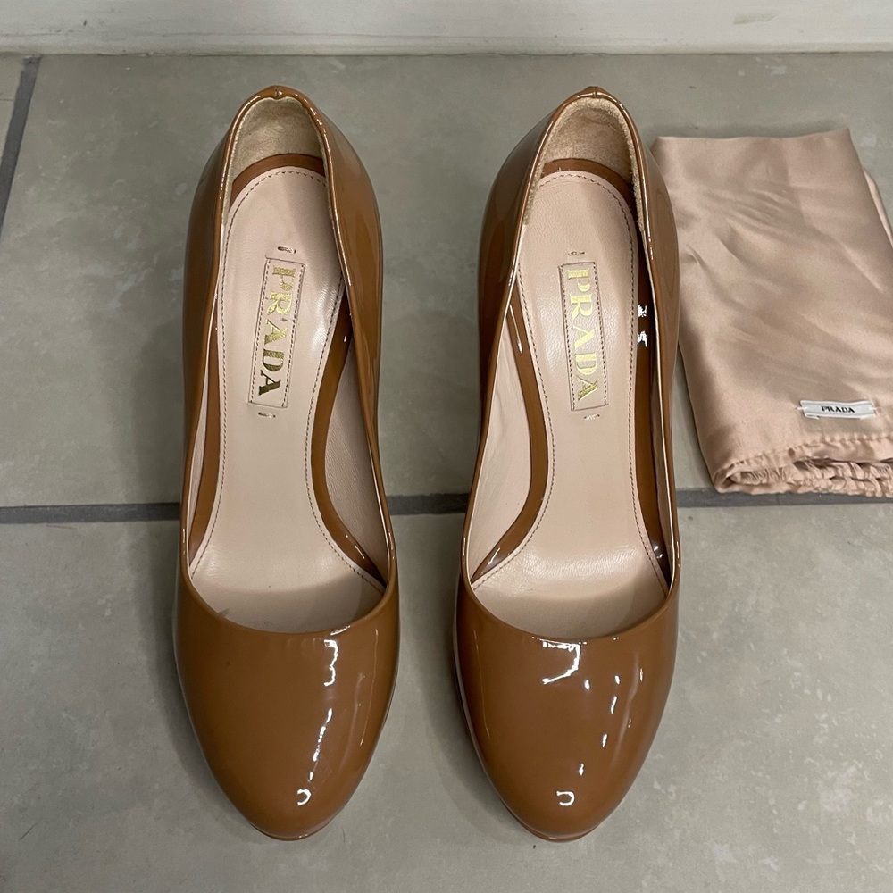 Prada Patent Leather Camel Beige Platform Almond Toe Pump size 37 - Picture 6 of 13